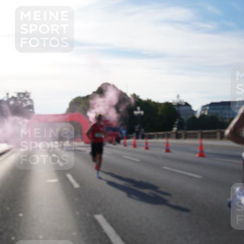 07.09.2025 - BARMER Alsterlauf Yannick Fuchs http://msf.ph/oto/8729703 07.09.2025 08:56:41 Laufen  meine-sportfotos.de