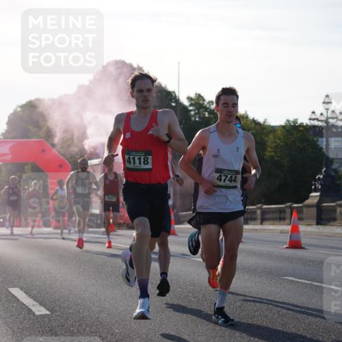 07.09.2025 - BARMER Alsterlauf Yannick Fuchs http://msf.ph/oto/8729748 07.09.2025 08:56:46 Laufen 4370, 3947, 4118, 4744 meine-sportfotos.de