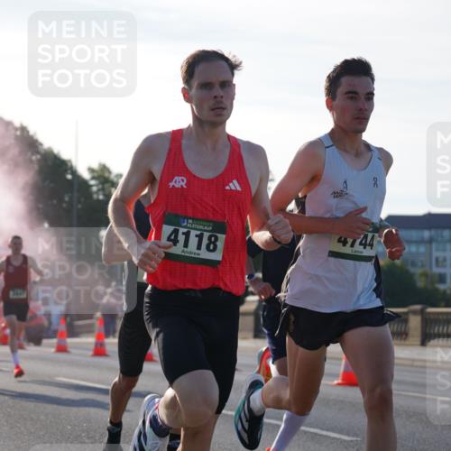07.09.2025 - BARMER Alsterlauf Yannick Fuchs http://msf.ph/oto/8729750 07.09.2025 08:56:47 Laufen 4374, 36, 4118, 4744 meine-sportfotos.de