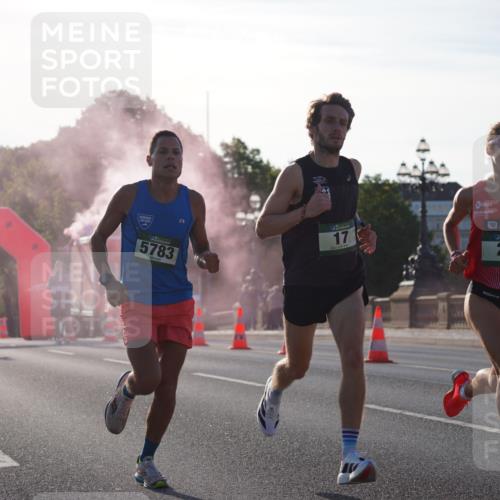 07.09.2025 - BARMER Alsterlauf Yannick Fuchs http://msf.ph/oto/8729788 07.09.2025 08:56:51 Laufen 5783, 17, 22 meine-sportfotos.de