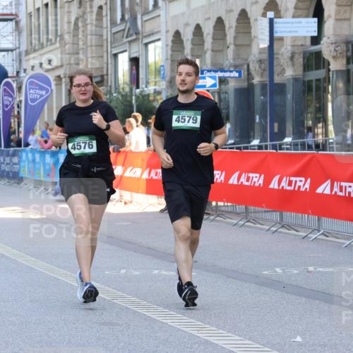 07.09.2025 - BARMER Alsterlauf Strokosch-Dieckow http://msf.ph/oto/8729818 07.09.2025 10:26:36 Ziel 2008, 2119, 2179, 3968, 4143, 4144, 4713, 4858, 5327, 8300, 8341 meine-sportfotos.de