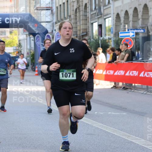 07.09.2025 - BARMER Alsterlauf Strokosch-Dieckow http://msf.ph/oto/8729866 07.09.2025 10:26:34 Ziel 2119, 2179, 3968, 4143, 4144, 4713, 4858, 5327, 8300, 8341 meine-sportfotos.de