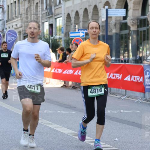 07.09.2025 - BARMER Alsterlauf Strokosch-Dieckow http://msf.ph/oto/8729883 07.09.2025 10:26:30 Ziel 3968, 4143, 4144, 4320, 6004, 8300, 8341 meine-sportfotos.de