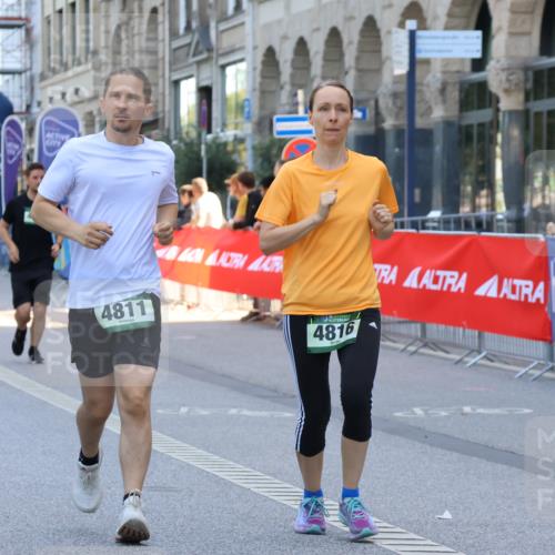 07.09.2025 - BARMER Alsterlauf Strokosch-Dieckow http://msf.ph/oto/8729902 07.09.2025 10:26:30 Ziel 3968, 4143, 4144, 4320, 6004, 8300, 8341 meine-sportfotos.de
