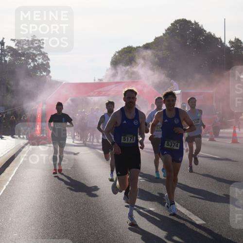 07.09.2025 - BARMER Alsterlauf Yannick Fuchs http://msf.ph/oto/8729941 07.09.2025 08:57:21 Laufen 8247, 5171, 52, 046, 5374 meine-sportfotos.de