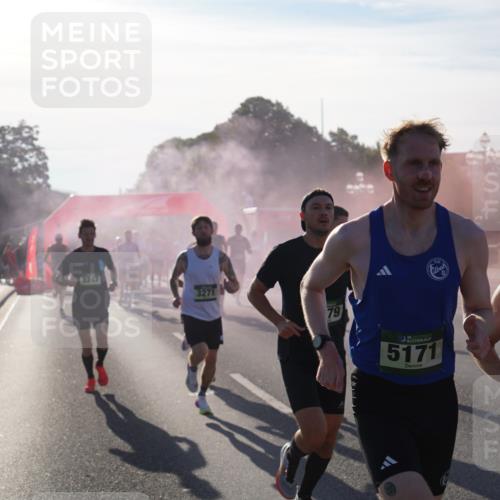 07.09.2025 - BARMER Alsterlauf Yannick Fuchs http://msf.ph/oto/8729956 07.09.2025 08:57:22 Laufen 8247, 3271, 79, 5171, 5374 meine-sportfotos.de