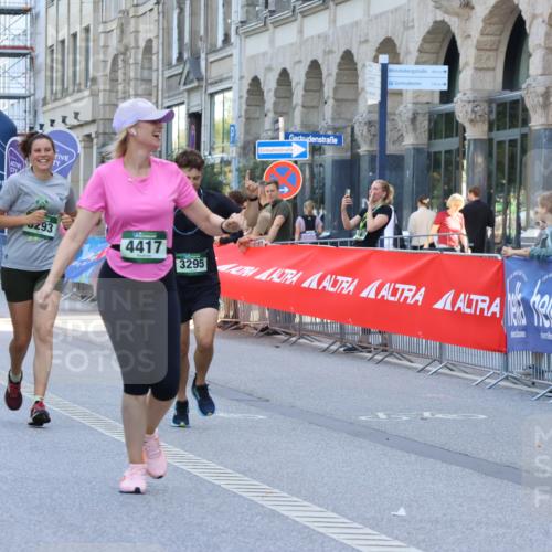 07.09.2025 - BARMER Alsterlauf Strokosch-Dieckow http://msf.ph/oto/8730023 07.09.2025 10:26:15 Ziel 4008, 4320, 4945, 5065, 5347, 5417, 5439, 6004 meine-sportfotos.de