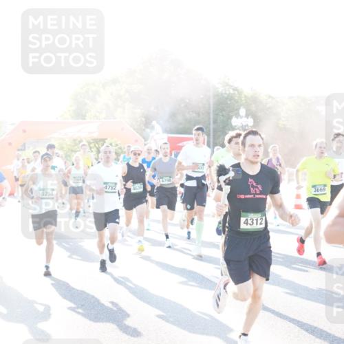 07.09.2025 - BARMER Alsterlauf Yannick Fuchs http://msf.ph/oto/8730034 07.09.2025 08:57:35 Laufen 3598, 5258, 500, 5964, 4798, 4782, 4639, 4312, 3669, 149 meine-sportfotos.de