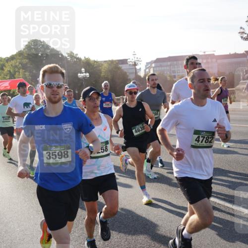 07.09.2025 - BARMER Alsterlauf Yannick Fuchs http://msf.ph/oto/8730045 07.09.2025 08:57:37 Laufen 4446, 2045, 5965, 2083, 135, 3598, 58, 4639, 98, 4782, 599 meine-sportfotos.de