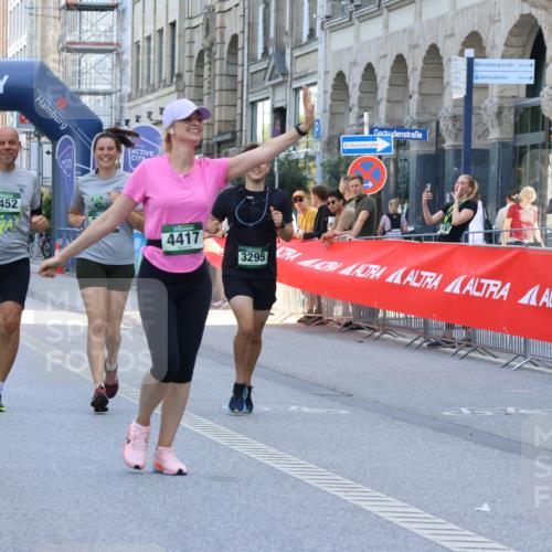 07.09.2025 - BARMER Alsterlauf Strokosch-Dieckow http://msf.ph/oto/8730056 07.09.2025 10:26:15 Ziel 4008, 4320, 4945, 5065, 5347, 5417, 5439, 6004 meine-sportfotos.de