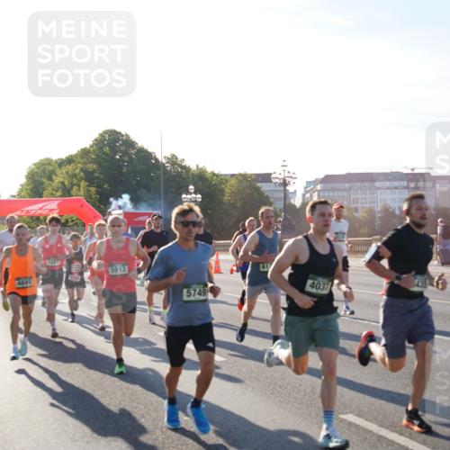 07.09.2025 - BARMER Alsterlauf Yannick Fuchs http://msf.ph/oto/8730068 07.09.2025 08:57:40 Laufen 4849, 4281, 512, 5913, 5749, 617, 435, 4037 meine-sportfotos.de