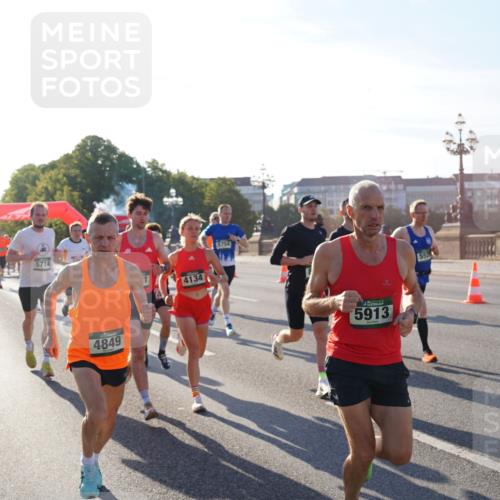 07.09.2025 - BARMER Alsterlauf Yannick Fuchs http://msf.ph/oto/8730082 07.09.2025 08:57:42 Laufen 5714, 4849, 4134, 5913, 552, 223, 311 meine-sportfotos.de