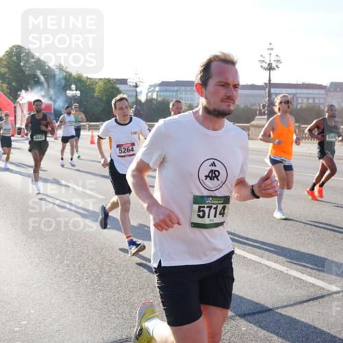 07.09.2025 - BARMER Alsterlauf Yannick Fuchs http://msf.ph/oto/8730094 07.09.2025 08:57:43 Laufen 4042, 5264, 36, 5714, 590 meine-sportfotos.de