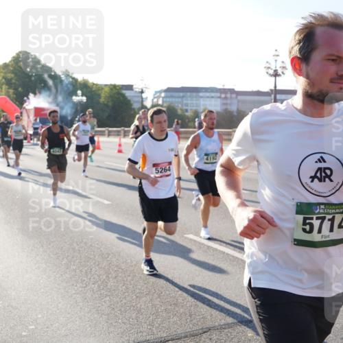 07.09.2025 - BARMER Alsterlauf Yannick Fuchs http://msf.ph/oto/8730097 07.09.2025 08:57:43 Laufen 5264, 4192, 36, 5714 meine-sportfotos.de