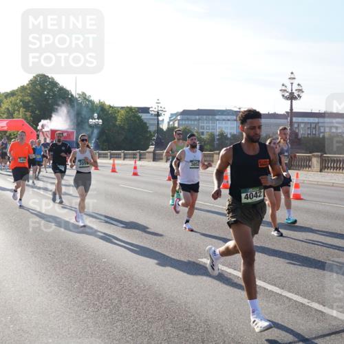 07.09.2025 - BARMER Alsterlauf Yannick Fuchs http://msf.ph/oto/8730102 07.09.2025 08:57:45 Laufen 2404, 2059, 3852, 4042 meine-sportfotos.de