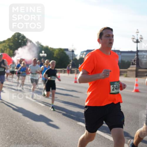 07.09.2025 - BARMER Alsterlauf Yannick Fuchs http://msf.ph/oto/8730106 07.09.2025 08:57:47 Laufen 240, 2409 meine-sportfotos.de
