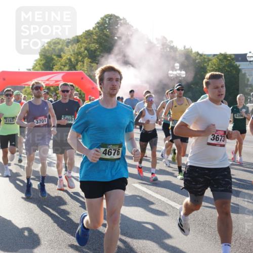 07.09.2025 - BARMER Alsterlauf Yannick Fuchs http://msf.ph/oto/8730135 07.09.2025 08:57:51 Laufen 3163, 3701, 869, 8375, 4676, 3673, 6308, 2680 meine-sportfotos.de
