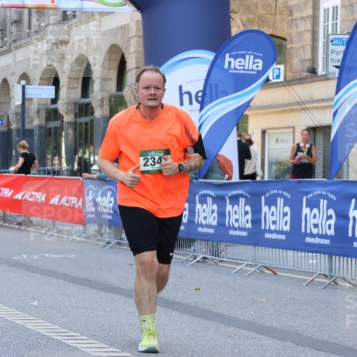 07.09.2025 - BARMER Alsterlauf Strokosch-Dieckow http://msf.ph/oto/8730136 07.09.2025 10:25:58 Ziel 4576, 4579, 4811, 4816, 4945, 8003 meine-sportfotos.de