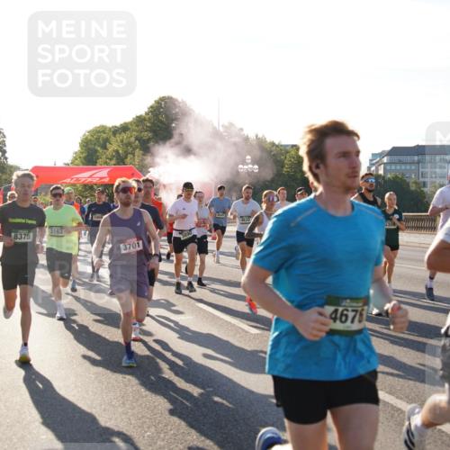 07.09.2025 - BARMER Alsterlauf Yannick Fuchs http://msf.ph/oto/8730146 07.09.2025 08:57:52 Laufen 8375, 3163, 3890, 3701, 4645, 4632, 6308, 4676, 367 meine-sportfotos.de