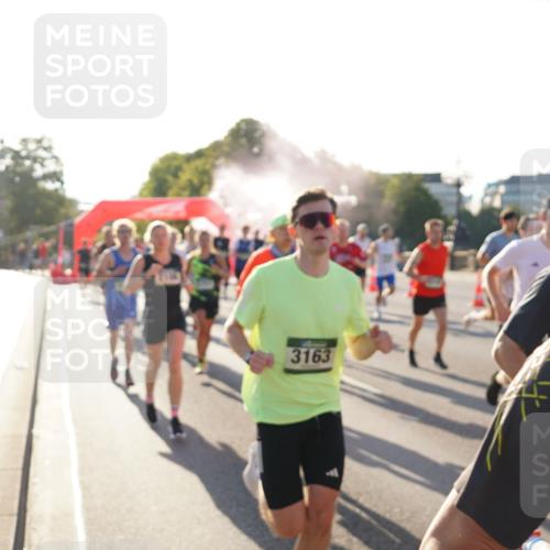07.09.2025 - BARMER Alsterlauf Yannick Fuchs http://msf.ph/oto/8730153 07.09.2025 08:57:54 Laufen 3163 meine-sportfotos.de