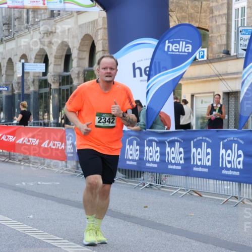 07.09.2025 - BARMER Alsterlauf Strokosch-Dieckow http://msf.ph/oto/8730157 07.09.2025 10:25:58 Ziel 4576, 4579, 4811, 4816, 4945, 8003 meine-sportfotos.de