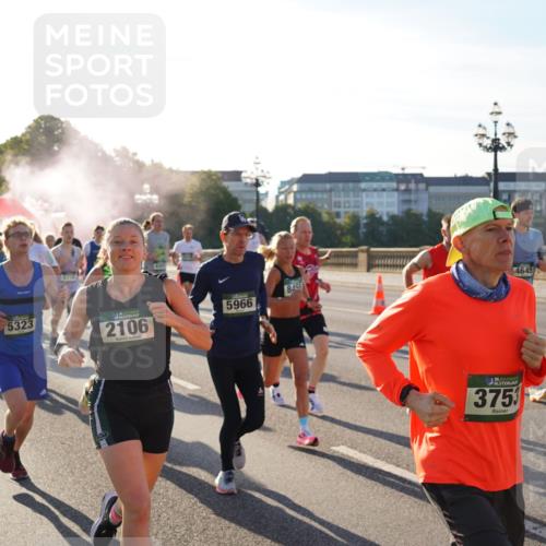 07.09.2025 - BARMER Alsterlauf Yannick Fuchs http://msf.ph/oto/8730163 07.09.2025 08:57:55 Laufen 5987, 5323, 5711, 2106, 5966, 8455, 4645, 36, 3753 meine-sportfotos.de