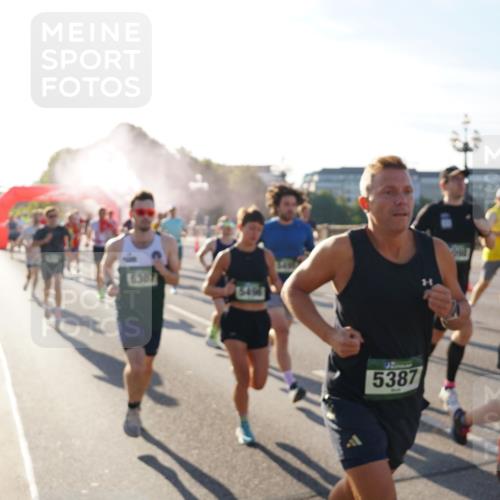 07.09.2025 - BARMER Alsterlauf Yannick Fuchs http://msf.ph/oto/8730193 07.09.2025 08:57:58 Laufen 6307, 15496, 8191, 5387, 521 meine-sportfotos.de