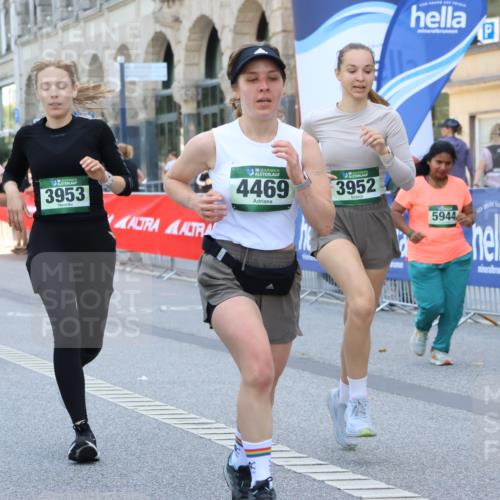 07.09.2025 - BARMER Alsterlauf Strokosch-Dieckow http://msf.ph/oto/8730224 07.09.2025 10:25:53 Ziel 3293, 3295, 3452, 3634, 4576, 4579, 4811, 4816, 8003 meine-sportfotos.de
