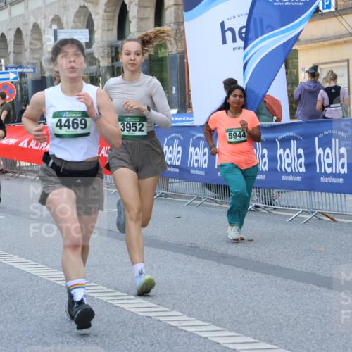 07.09.2025 - BARMER Alsterlauf Strokosch-Dieckow http://msf.ph/oto/8730240 07.09.2025 10:25:52 Ziel 3293, 3295, 3452, 3634, 4576, 4579, 4811, 4816 meine-sportfotos.de