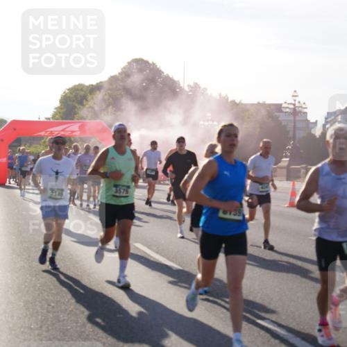 07.09.2025 - BARMER Alsterlauf Yannick Fuchs http://msf.ph/oto/8730241 07.09.2025 08:58:12 Laufen 3575, 2349, 0739, 825, 2351 meine-sportfotos.de
