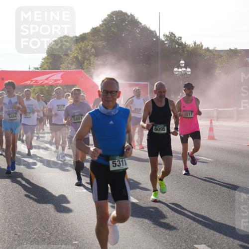07.09.2025 - BARMER Alsterlauf Yannick Fuchs http://msf.ph/oto/8730285 07.09.2025 08:58:18 Laufen 6139, 2799, 5484, 2011, 6011, 5881, 5382, 5311, 6095 meine-sportfotos.de