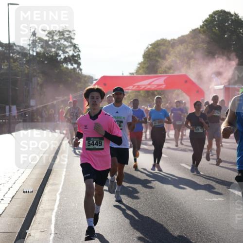 07.09.2025 - BARMER Alsterlauf Yannick Fuchs http://msf.ph/oto/8730378 07.09.2025 08:58:33 Laufen 5449, 44414, 4785, 5977, 258, 5530 meine-sportfotos.de