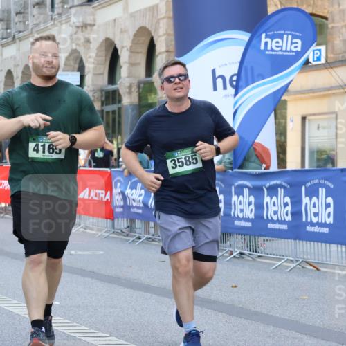 07.09.2025 - BARMER Alsterlauf Strokosch-Dieckow http://msf.ph/oto/8730405 07.09.2025 10:25:37 Ziel 3293, 3295, 3452, 3634, 4417 meine-sportfotos.de