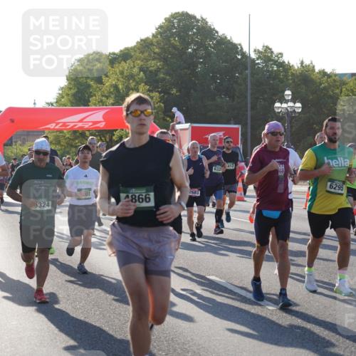 07.09.2025 - BARMER Alsterlauf Yannick Fuchs http://msf.ph/oto/8730468 07.09.2025 08:58:49 Laufen 556, 5324, 01, 2683, 4866, 412, 6320, 6295, 569 meine-sportfotos.de