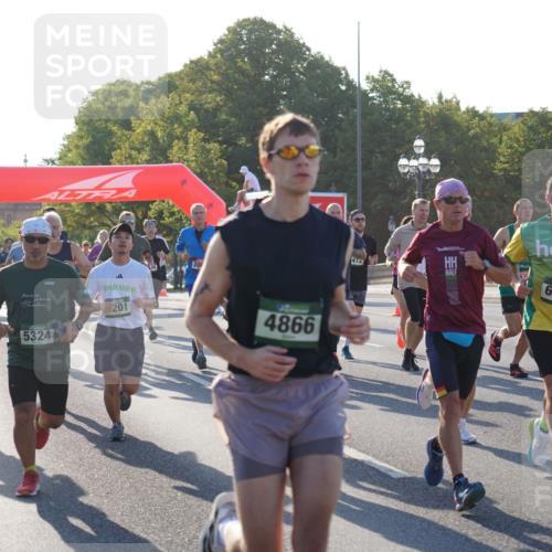 07.09.2025 - BARMER Alsterlauf Yannick Fuchs http://msf.ph/oto/8730471 07.09.2025 08:58:50 Laufen 556, 5324, 201, 20, 4866, 412, 6295 meine-sportfotos.de