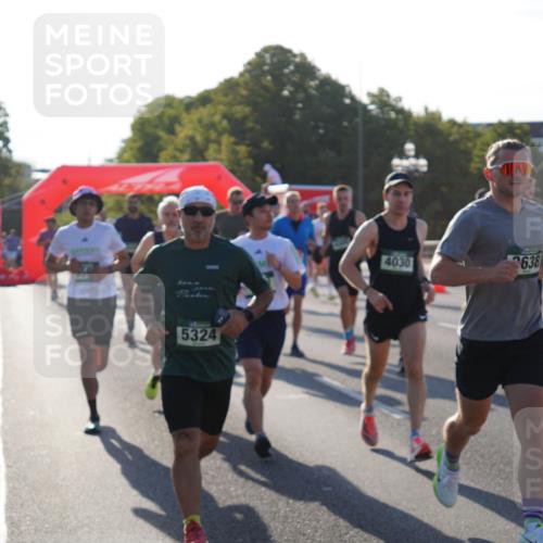 07.09.2025 - BARMER Alsterlauf Yannick Fuchs http://msf.ph/oto/8730475 07.09.2025 08:58:51 Laufen 5324, 4030, 3638 meine-sportfotos.de