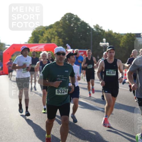 07.09.2025 - BARMER Alsterlauf Yannick Fuchs http://msf.ph/oto/8730477 07.09.2025 08:58:51 Laufen 4030, 3638, 5324 meine-sportfotos.de