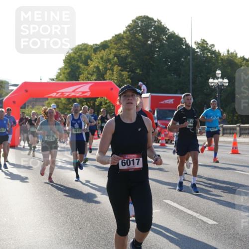 07.09.2025 - BARMER Alsterlauf Yannick Fuchs http://msf.ph/oto/8730524 07.09.2025 08:59:02 Laufen 2438, 8011, 6017, 355 meine-sportfotos.de