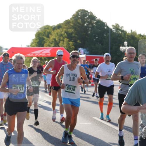 07.09.2025 - BARMER Alsterlauf Yannick Fuchs http://msf.ph/oto/8730556 07.09.2025 08:59:07 Laufen 557, 2329, 6030, 36, 2438 meine-sportfotos.de