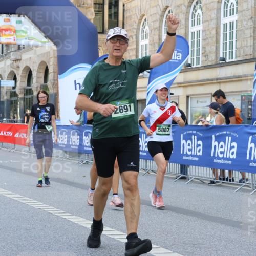 07.09.2025 - BARMER Alsterlauf Strokosch-Dieckow http://msf.ph/oto/8730559 07.09.2025 10:25:22 Ziel 2342, 3591, 3604, 3952, 3953, 4469 meine-sportfotos.de