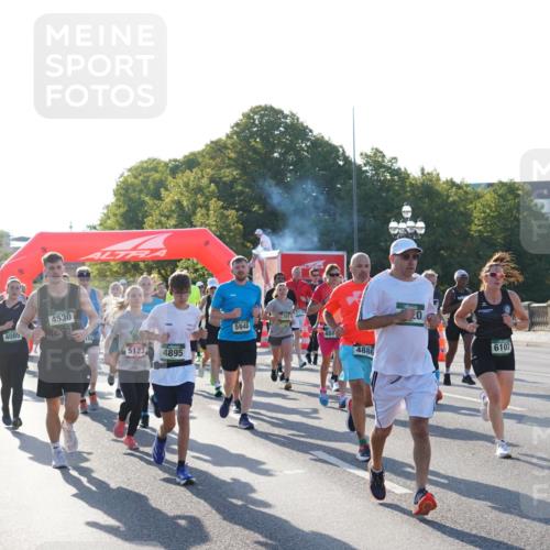 07.09.2025 - BARMER Alsterlauf Yannick Fuchs http://msf.ph/oto/8730581 07.09.2025 08:59:12 Laufen 44444, 4085, 4530, 5123, 4895, 5948, 4886, 0, 5500, 6107 meine-sportfotos.de