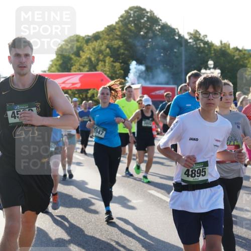 07.09.2025 - BARMER Alsterlauf Yannick Fuchs http://msf.ph/oto/8730595 07.09.2025 08:59:14 Laufen 45, 41, 68, 5947, 3802, 36, 4895 meine-sportfotos.de