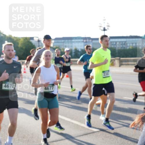 07.09.2025 - BARMER Alsterlauf Yannick Fuchs http://msf.ph/oto/8730621 07.09.2025 08:59:18 Laufen 4678, 4677, 230 meine-sportfotos.de