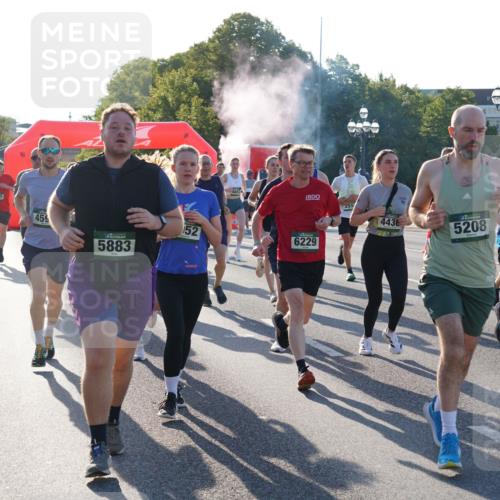 07.09.2025 - BARMER Alsterlauf Yannick Fuchs http://msf.ph/oto/8730644 07.09.2025 08:59:21 Laufen 44444, 4985, 455, 5883, 52, 460, 6229, 4436, 5208, 83 meine-sportfotos.de