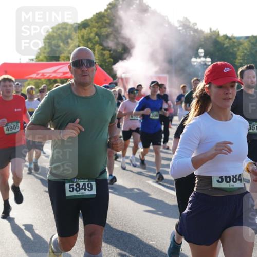 07.09.2025 - BARMER Alsterlauf Yannick Fuchs http://msf.ph/oto/8730660 07.09.2025 08:59:24 Laufen 4985, 5849, 306, 3519, 460, 3084 meine-sportfotos.de