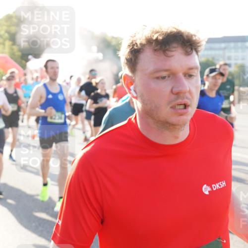 07.09.2025 - BARMER Alsterlauf Yannick Fuchs http://msf.ph/oto/8730669 07.09.2025 08:59:26 Laufen 4231 meine-sportfotos.de