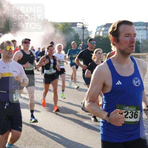 07.09.2025 - BARMER Alsterlauf Yannick Fuchs http://msf.ph/oto/8730677 07.09.2025 08:59:28 Laufen 275, 382, 421, 36, 3, 236 meine-sportfotos.de