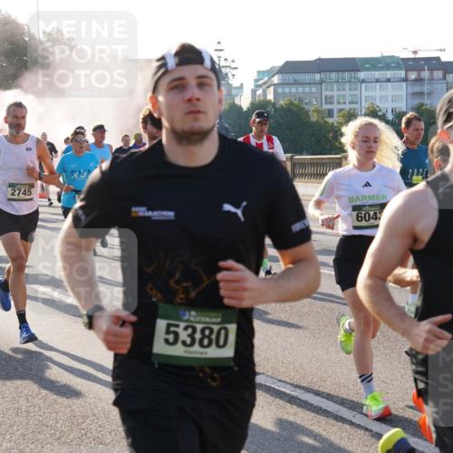 07.09.2025 - BARMER Alsterlauf Yannick Fuchs http://msf.ph/oto/8730684 07.09.2025 08:59:29 Laufen 82, 2941, 2792, 2745, 5380, 6047, 4382 meine-sportfotos.de