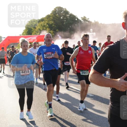 07.09.2025 - BARMER Alsterlauf Yannick Fuchs http://msf.ph/oto/8730701 07.09.2025 08:59:31 Laufen 4418, 2891, 5006, 2941, 36, 5082 meine-sportfotos.de