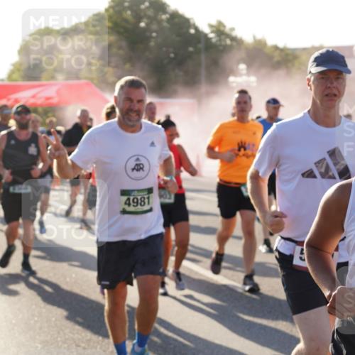 07.09.2025 - BARMER Alsterlauf Yannick Fuchs http://msf.ph/oto/8730712 07.09.2025 08:59:34 Laufen 4981, 36, 8259 meine-sportfotos.de